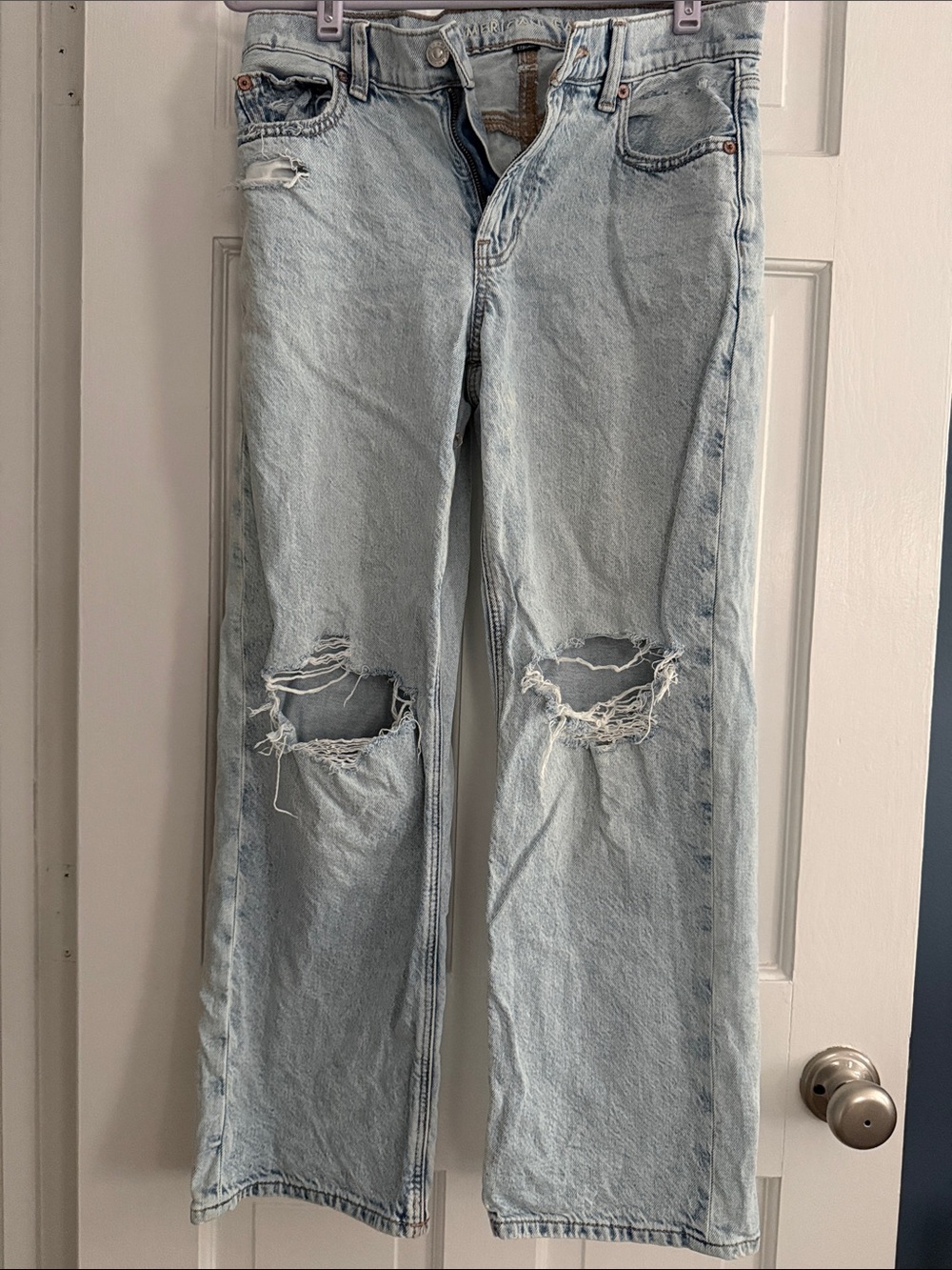 American Eagle Outfitters Light Blue Distressed Kids Jeans